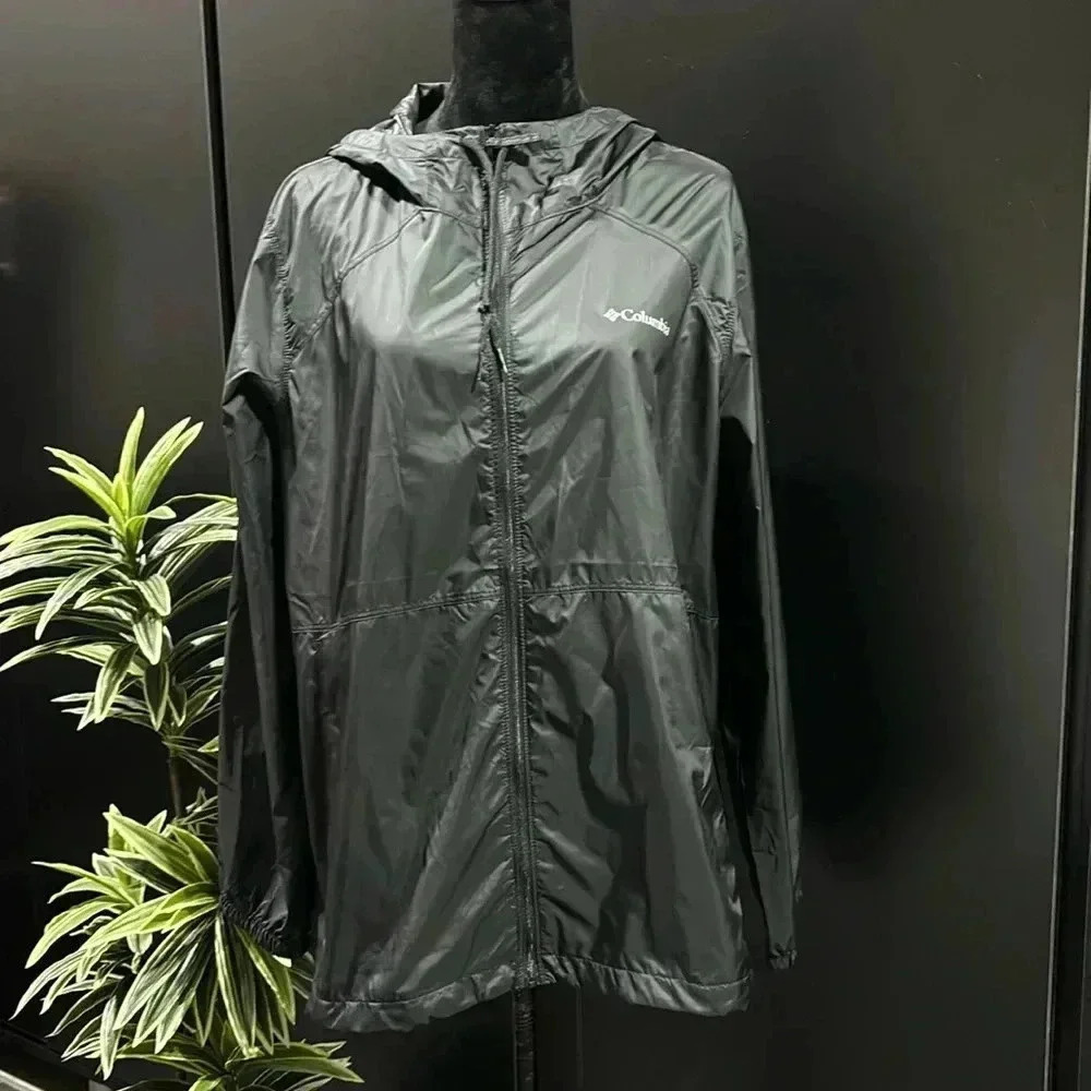 Columbia Center Ridge hooded windbreaker, 2 pocket,bungee ties,elastic cuffs